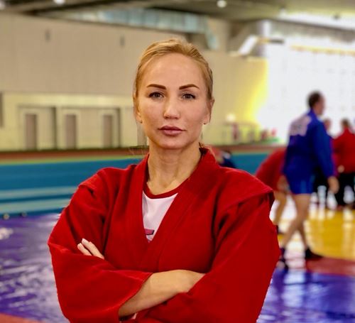 
<p>                                Нина Новгородцева: "Почти все спортсменки сборной впервые дебютируют на юниорском первенстве Европы"</p>
<p>                        